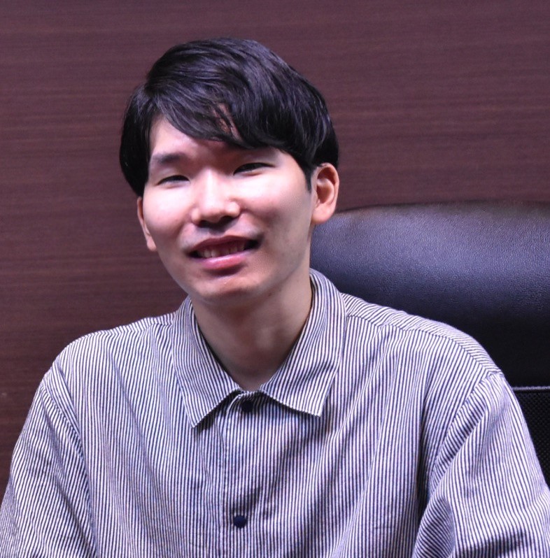 社員紹介写真１