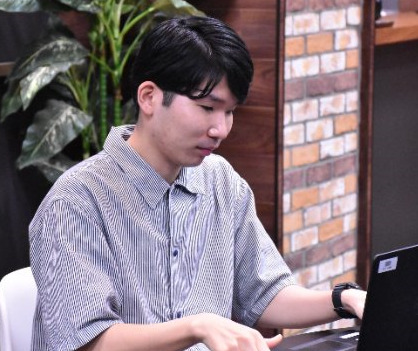 社員紹介写真３